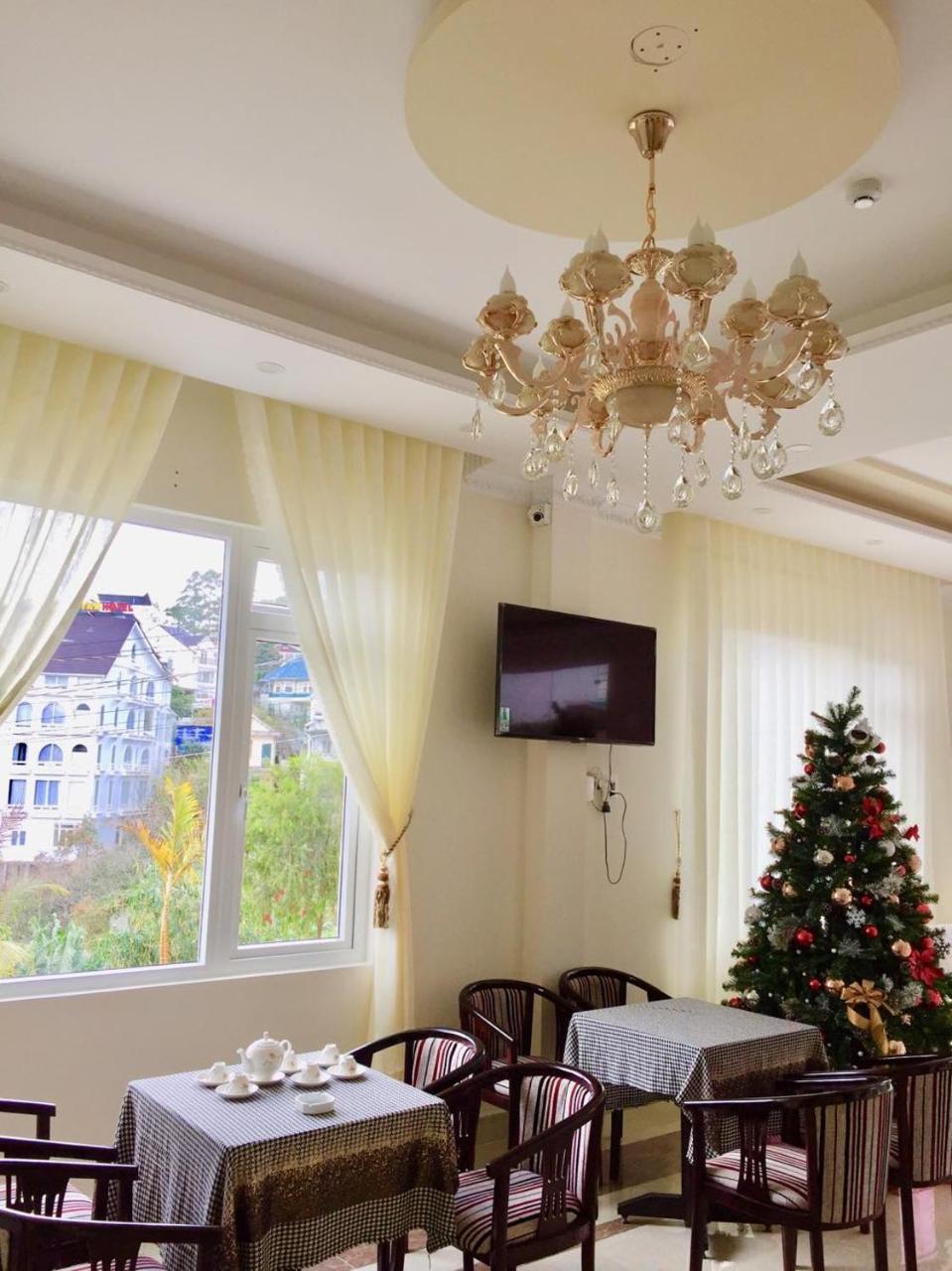 Aurora Hotel Dalat Extérieur photo